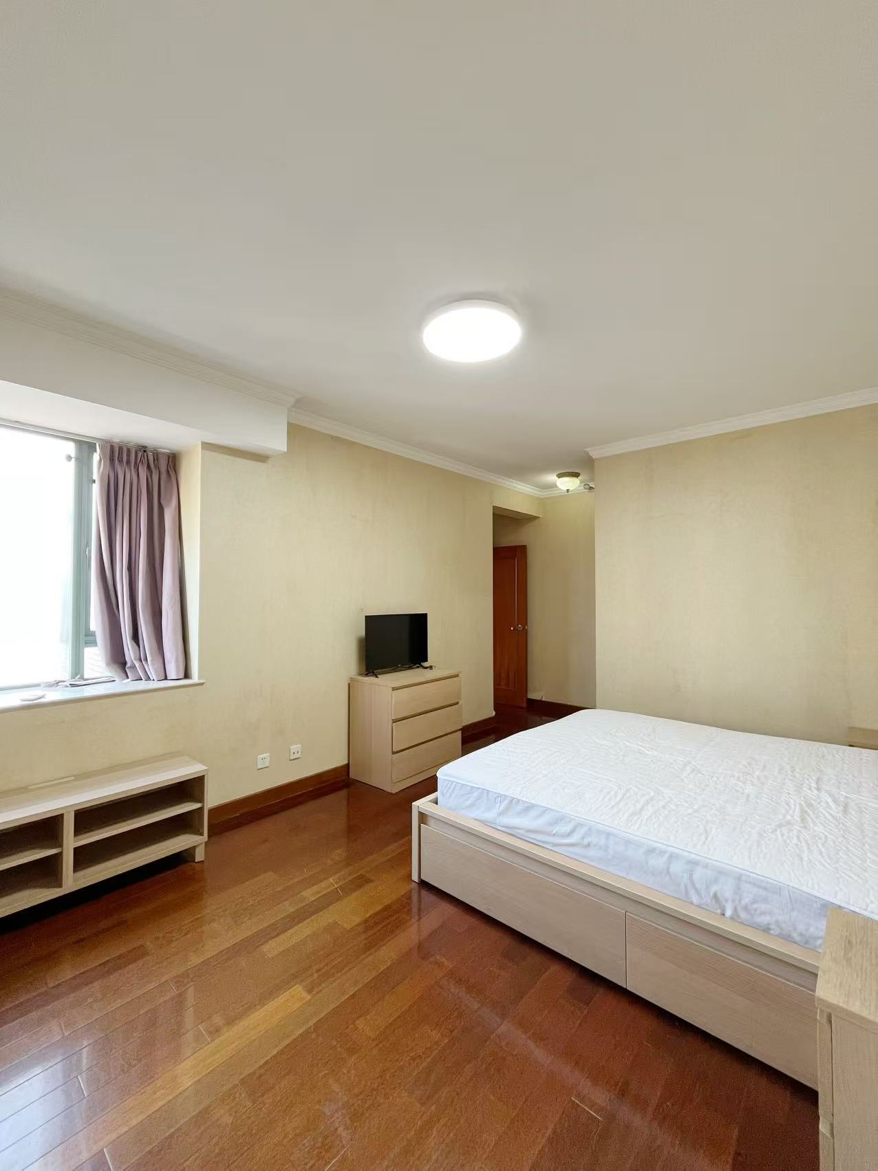 嘉里华庭一期高区含产权车位上江五小学