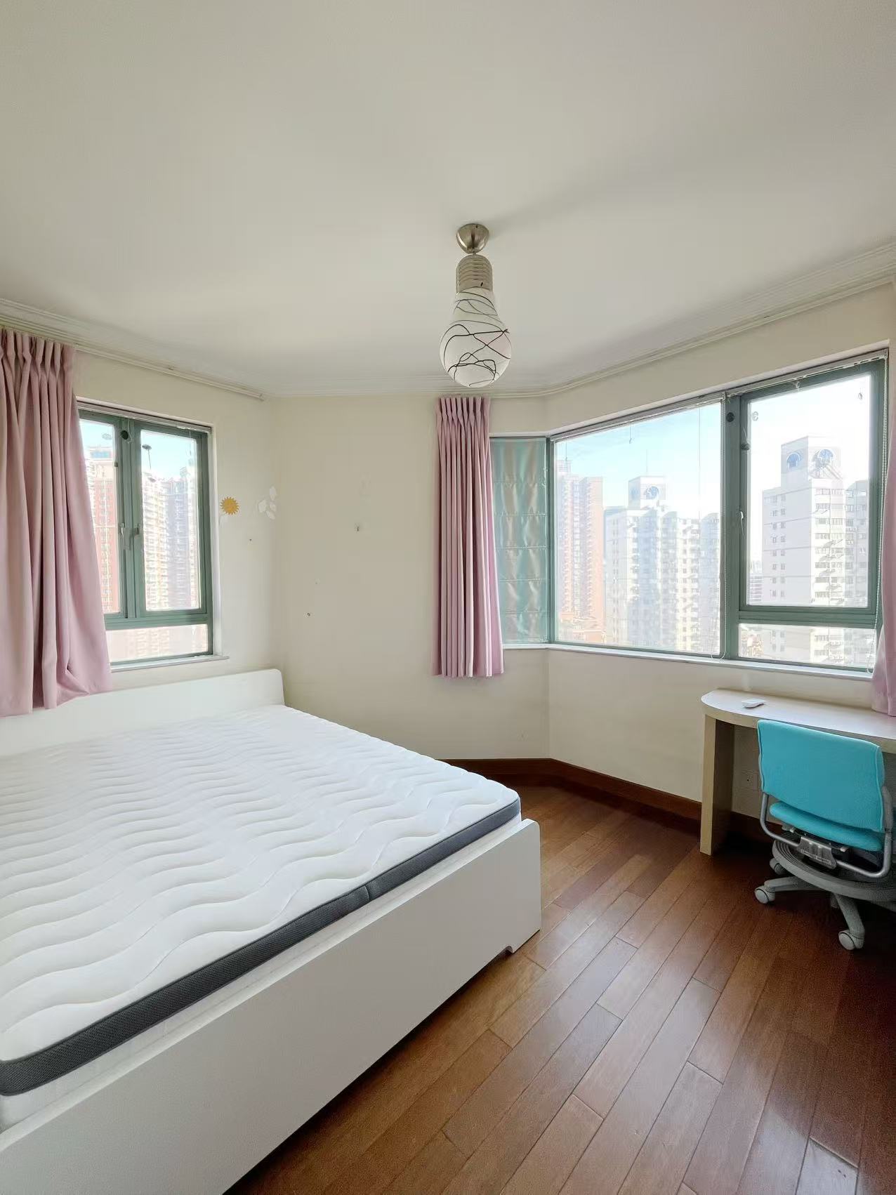 嘉里华庭一期高区含产权车位上江五小学