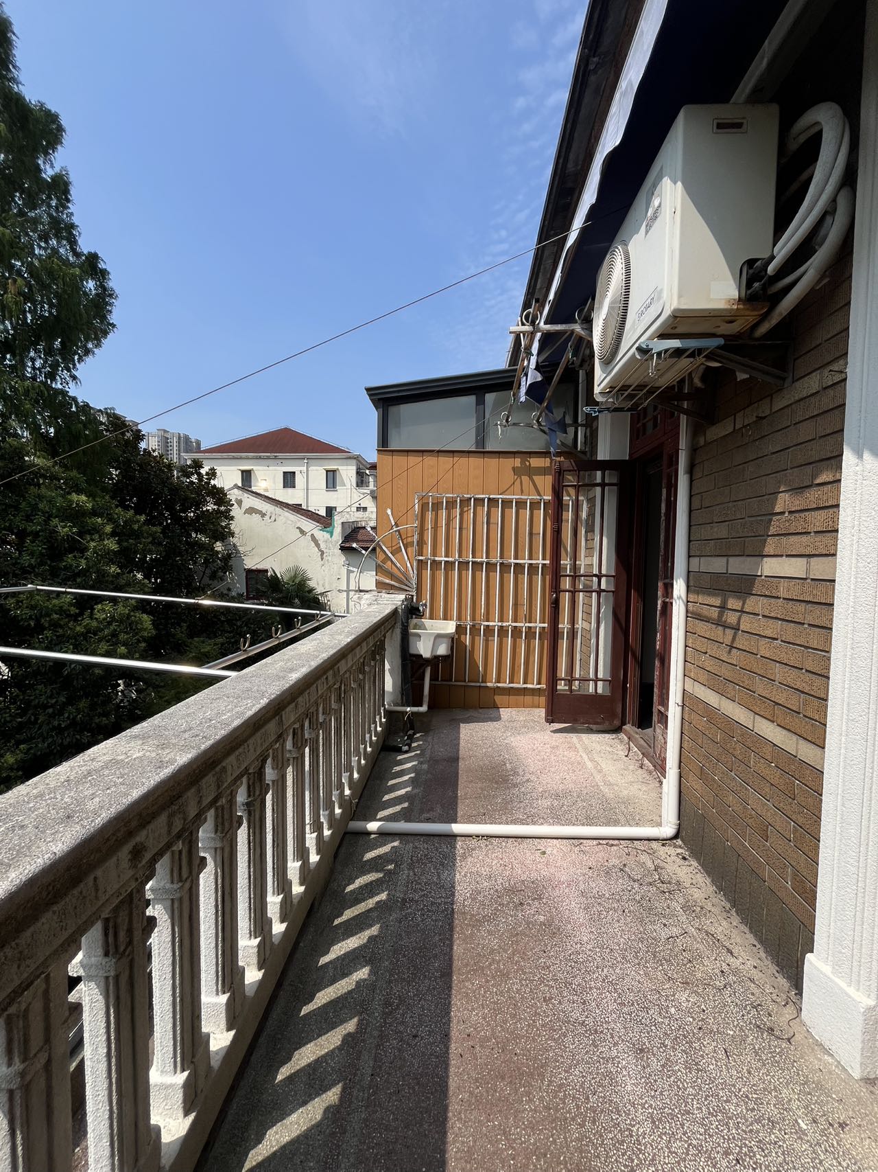 愚园路试用期管洋房带朝南大阳台