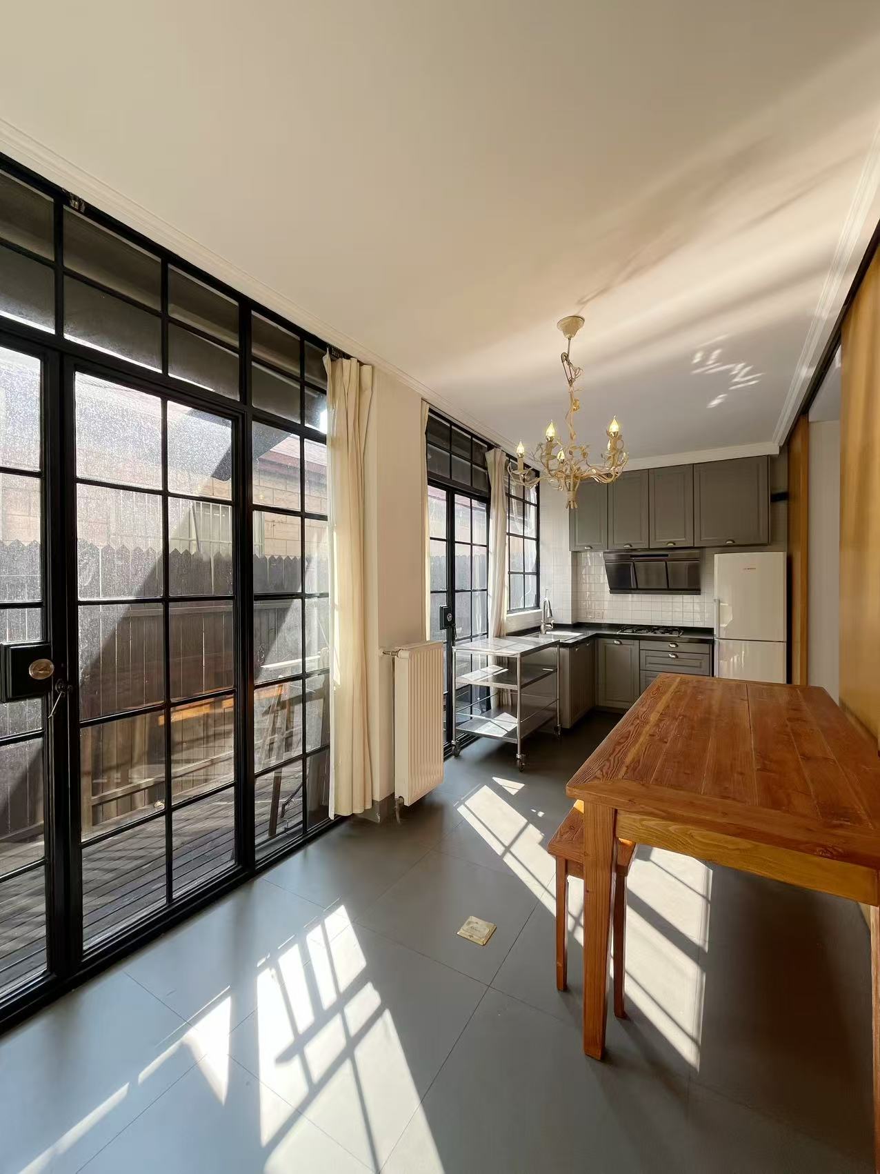 五原路一楼带花园精装墙暖中央空调