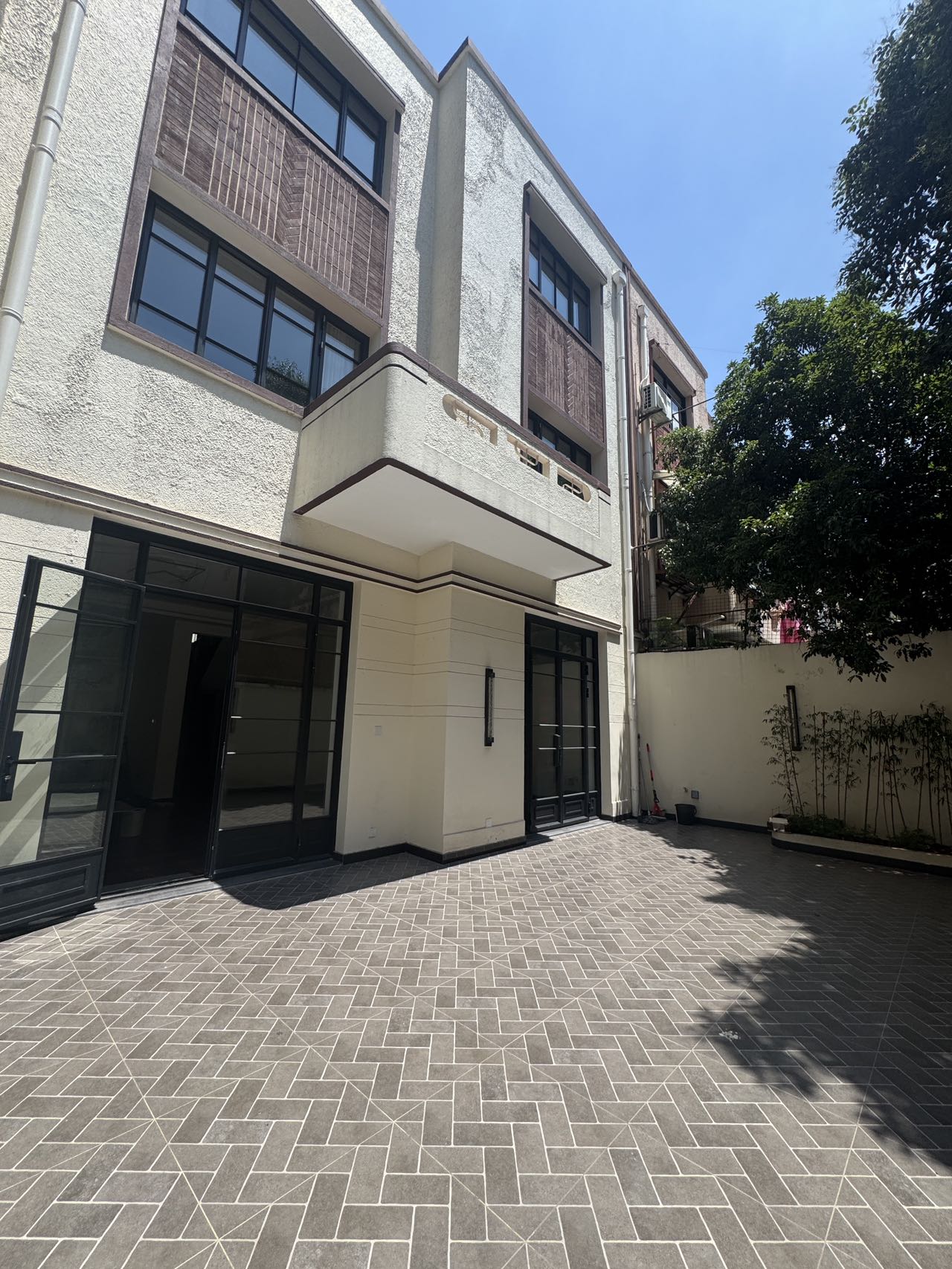 南汇路整栋双开间新里带60平花园