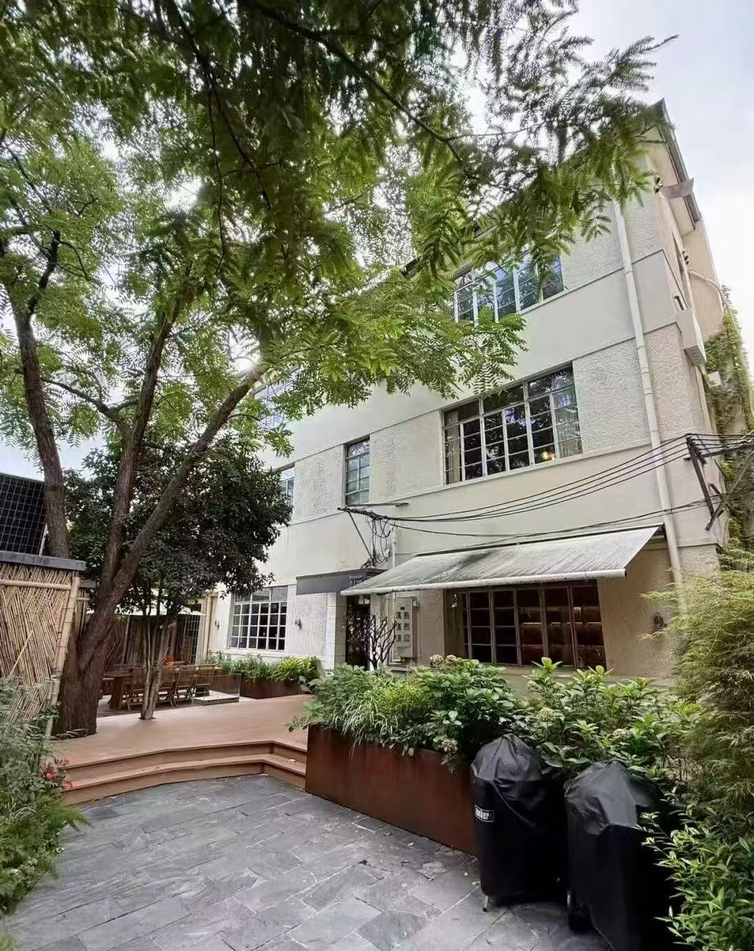 金波村独栋老洋房