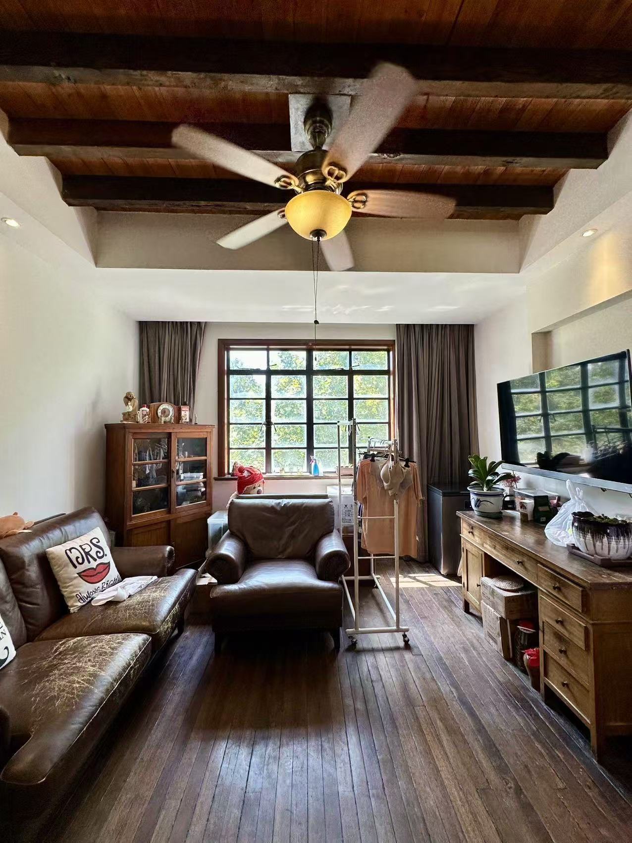 长乐路老公寓，复式结构 带露台